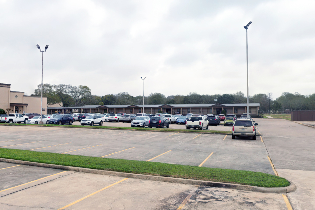 On-Site Parking For A Stress-Free Morning